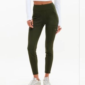 Athleta Pants Headlands Hybrid High Rise Cargo Legging, Size 2 Aspen Olive #9823